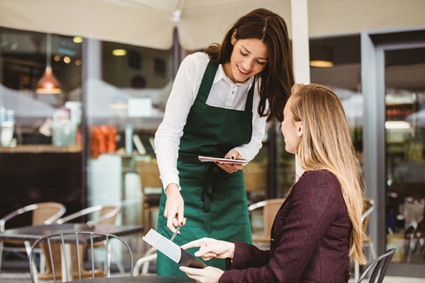 Ý nghĩa giấc mơ đi phục vụ